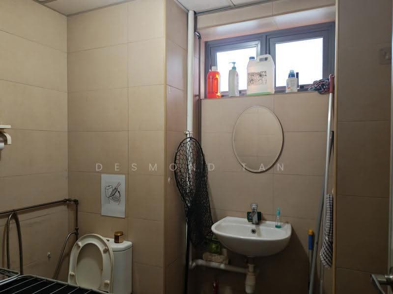 Eco-Tech @ Sunview, 1 Sunview Road, Boon Lay / Jurong / Tuas, 2,608 sqft, Light Industrial (B1) For Sale, by Desmond Tan, 500296570 - Bathroom - CommercialGuru.com.sg