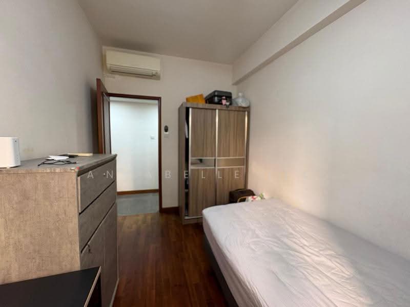 Villa Marina, 21 Jalan Sempadan, East Coast / Marine Parade, 3 Bedrooms, 1,658 sqft, Condominium For Sale, by Annabelle Tee, 500296607 - Bedroom - PropertyGuru.com.sg