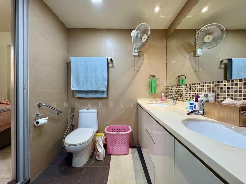 Villa Marina, 21 Jalan Sempadan, East Coast / Marine Parade, 3 Bedrooms, 1,658 sqft, Condominium For Sale, by Annabelle Tee, 500296607 - Bathroom - PropertyGuru.com.sg
