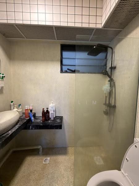 308C Punggol Walk, 308C Punggol Walk, Hougang / Punggol / Sengkang, 2 Bedrooms, 721 sqft, HDB Flat For Sale, by Nick Lim, 500296610 - Bathroom - PropertyGuru.com.sg