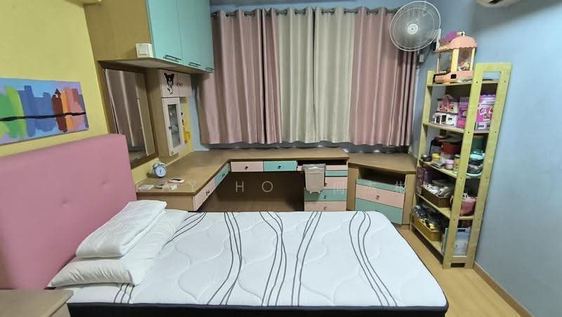 232 Tampines Street 21, 232 Tampines Street 21, Pasir Ris / Tampines, Room Rental, 125 sqft, HDB Flat For Rent, by Kay HO 何杰彬, 500296656 - Bedroom - PropertyGuru.com.sg