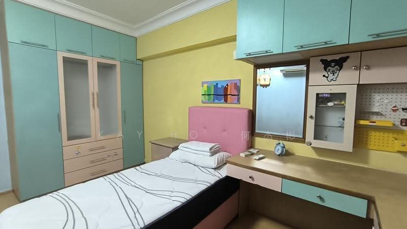 232 Tampines Street 21, 232 Tampines Street 21, Pasir Ris / Tampines, Room Rental, 125 sqft, HDB Flat For Rent, by Kay HO 何杰彬, 500296656 - Bedroom - PropertyGuru.com.sg