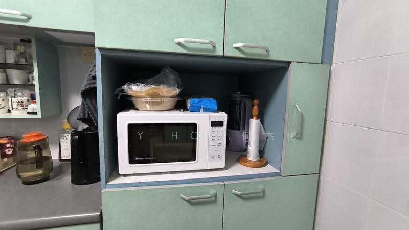 232 Tampines Street 21, 232 Tampines Street 21, Pasir Ris / Tampines, Room Rental, 125 sqft, HDB Flat For Rent, by Kay HO 何杰彬, 500296656 - Kitchen - PropertyGuru.com.sg