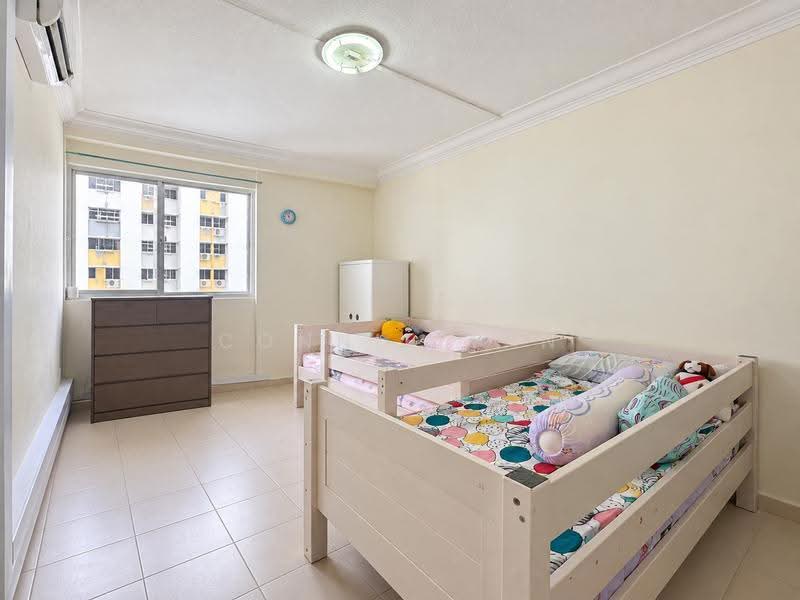 696 Hougang Street 61, 696 Hougang Street 61, Hougang / Punggol / Sengkang, 3 Bedrooms, 1,119 sqft, HDB Flat For Sale, by Connie Tan, 500296679 - Bedroom - PropertyGuru.com.sg