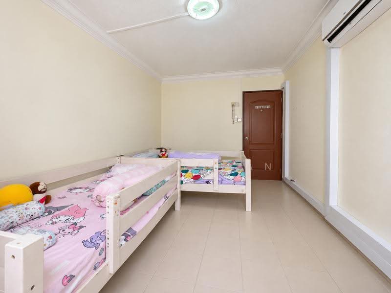 696 Hougang Street 61, 696 Hougang Street 61, Hougang / Punggol / Sengkang, 3 Bedrooms, 1,119 sqft, HDB Flat For Sale, by Connie Tan, 500296679 - Bedroom - PropertyGuru.com.sg