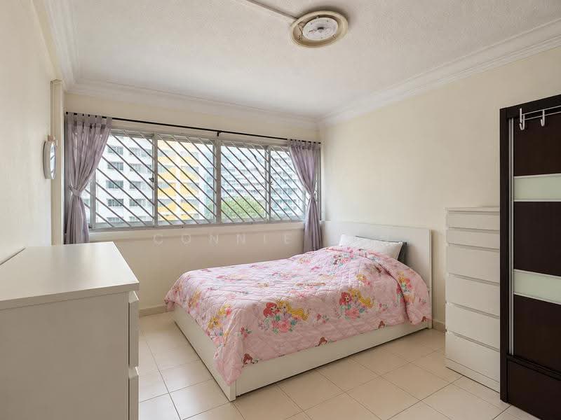696 Hougang Street 61, 696 Hougang Street 61, Hougang / Punggol / Sengkang, 3 Bedrooms, 1,119 sqft, HDB Flat For Sale, by Connie Tan, 500296679 - Bedroom - PropertyGuru.com.sg