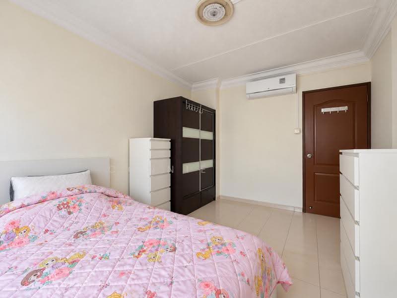 696 Hougang Street 61, 696 Hougang Street 61, Hougang / Punggol / Sengkang, 3 Bedrooms, 1,119 sqft, HDB Flat For Sale, by Connie Tan, 500296679 - Bedroom - PropertyGuru.com.sg