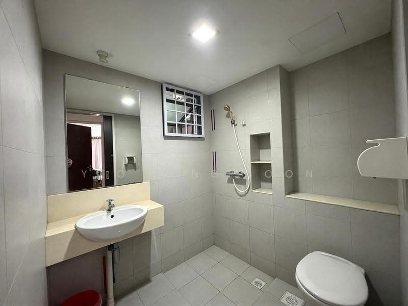 Pinnacle @ Duxton, 1B Cantonment Road, Chinatown / Tanjong Pagar, 3 Bedrooms, 1,033 sqft, HDB Flat For Sale, by Yeo Tong Boon, 500296736 - Bathroom - PropertyGuru.com.sg