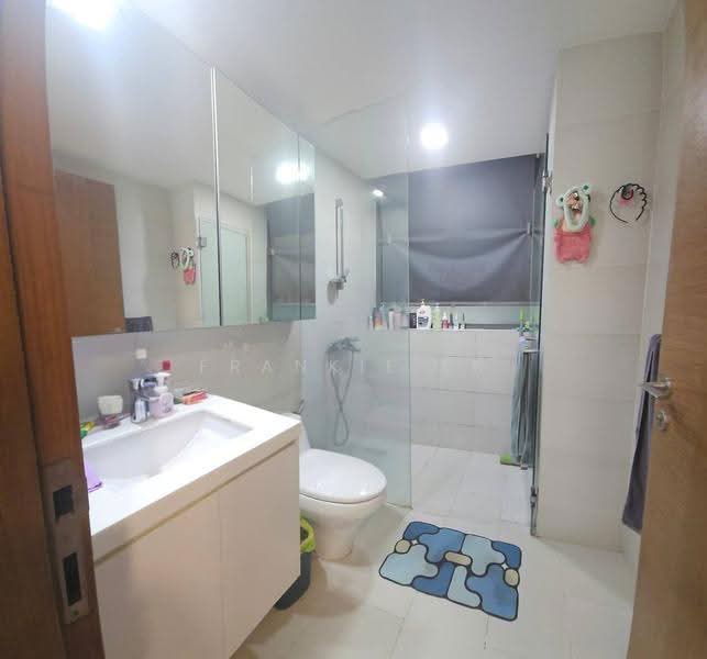 The Topiary, 23 Fernvale Lane, Seletar / Yio Chu Kang, 3 Bedrooms, 904 sqft, Condominium For Sale, by Frankie Er, 500296740 - Bathroom - PropertyGuru.com.sg