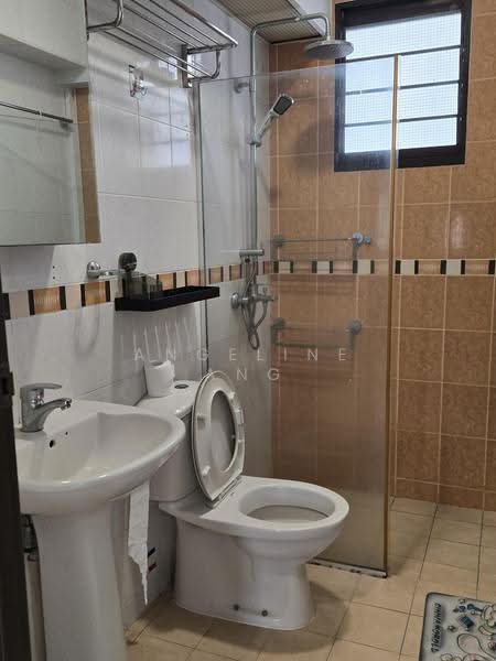 151 Rivervale Crescent, 151 Rivervale Crescent, Hougang / Punggol / Sengkang, 3 Bedrooms, 969 sqft, HDB Flat For Sale, by Angeline Ang, 500296741 - Bathroom - PropertyGuru.com.sg