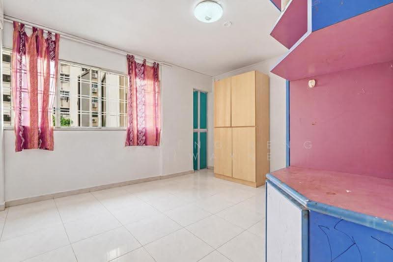 146 Bedok Reservoir Road, 146 Bedok Reservoir Road, Bedok / Upper East Coast, 3 Bedrooms, 1,109 sqft, HDB Flat For Sale, by Thoo Weng Heng 杜咏恒 (Wayne), 500296749 - Common Bedroom with Bathroom Access - PropertyGuru.com.sg