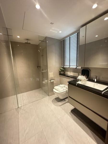 Chuan Park, 240 Lorong Chuan, Hougang / Punggol / Sengkang, 3 Bedrooms, 1,206 sqft, Condominium For Sale, by Lynn Wong, 500296863 - Bathroom - PropertyGuru.com.sg