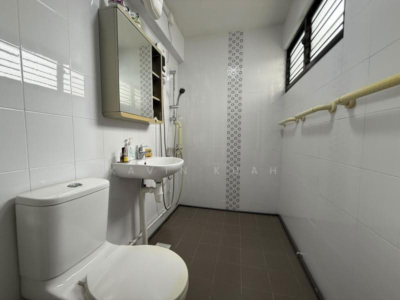 401 Tampines Street 41, 401 Tampines Street 41, Pasir Ris / Tampines, 3 Bedrooms, 1,313 sqft, HDB Flat For Sale, by Kavin Kuah, 500296873 - Bathroom - PropertyGuru.com.sg