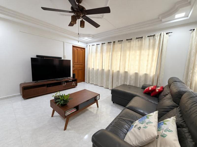844 Woodlands Avenue 4, 844 Woodlands Avenue 4, Admiralty / Woodlands, 4 Bedrooms, 1,421 sqft, HDB Flat For Sale, by Dash Tan, 500296875 - Living Room - PropertyGuru.com.sg