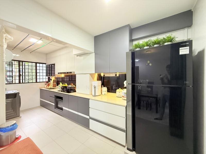 271 Toh Guan Road, 271 Toh Guan Road, Boon Lay / Jurong / Tuas, 3 Bedrooms, 1,076 sqft, HDB Flat For Sale, by Frankie Er, 500296876 - Kitchen - PropertyGuru.com.sg