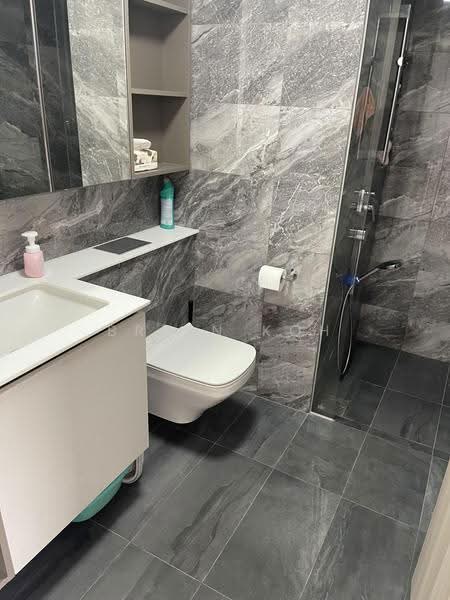 Sengkang Grand Residences, 78 Compassvale Bow, Hougang / Punggol / Sengkang, Room Rental, 100 sqft, Condominium For Rent, by Brian Koh, 500296889 - Bathroom - PropertyGuru.com.sg