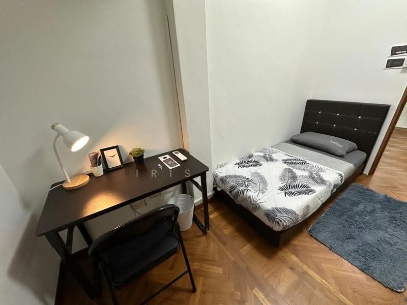 8 Oxley Garden, Orchard / River Valley, Room Rental, 100 sqft, Apartment For Rent, by Iris Lim, 500296911 - Bedroom - PropertyGuru.com.sg
