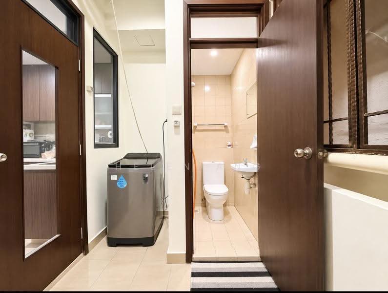 Regent Heights, 50 Bukit Batok East Avenue 5, Dairy Farm / Bukit Panjang / Choa Chu Kang, 2 Bedrooms, 1,023 sqft, Condominium For Sale, by Helen Ang, 500296919 - Bathroom - PropertyGuru.com.sg