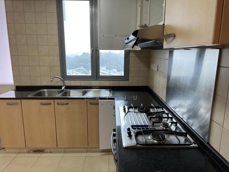 The Madeira, 50 Bukit Batok Street 31, Dairy Farm / Bukit Panjang / Choa Chu Kang, 2 Bedrooms, 969 sqft, Condominium For Rent, by Cai Ju, 500296947 - Kitchen - PropertyGuru.com.sg