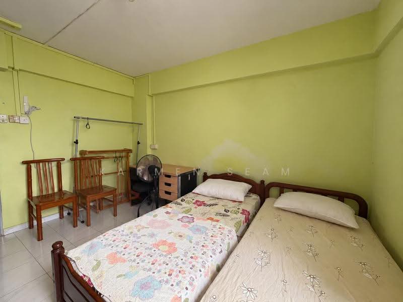 108 Bedok Reservoir Road, 108 Bedok Reservoir Road, Bedok / Upper East Coast, 3 Bedrooms, 1,001 sqft, HDB Flat For Sale, by Karmen Seam, 500296958 - Bedroom - PropertyGuru.com.sg