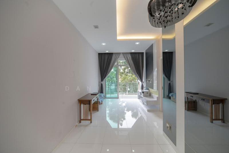 Freehold 1 Bedroom Bukit Timah — King Albert Park MRT | Suitable for Expats, Tanglin / Holland / Bukit Timah, 1 Bedroom, 570 sqft, Condominium For Sale, by Daniel Lee, 500296968 - Living Room - PropertyGuru.com.sg