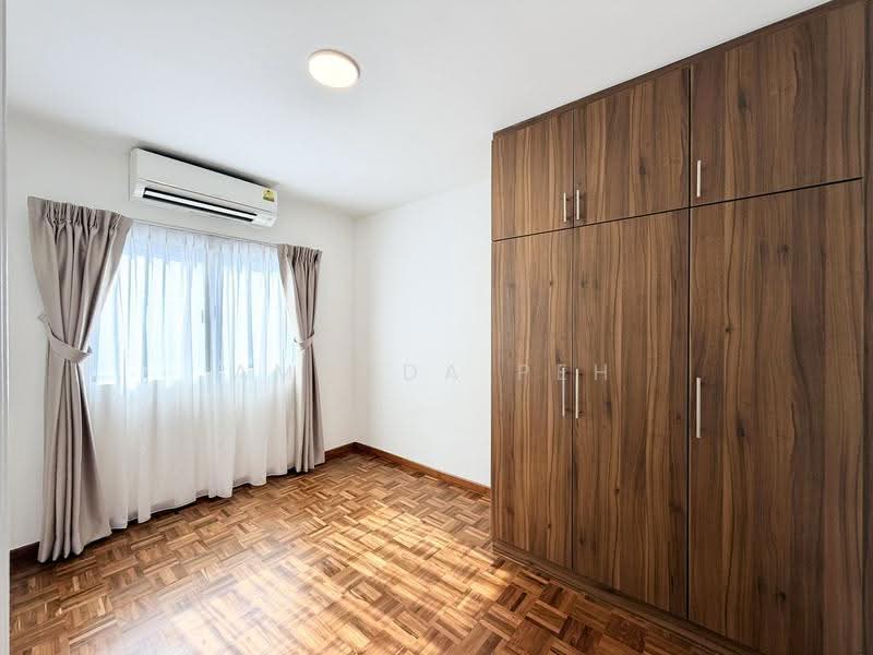 Siglap Centre, 55 Siglap Road, East Coast / Marine Parade, 3 Bedrooms, 1,290 sqft, Apartment For Rent, by Amanda Peh, 500296972 - PropertyGuru.com.sg