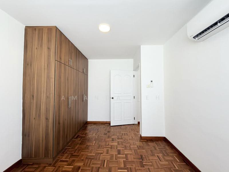 Siglap Centre, 55 Siglap Road, East Coast / Marine Parade, 3 Bedrooms, 1,290 sqft, Apartment For Rent, by Amanda Peh, 500296972 - PropertyGuru.com.sg