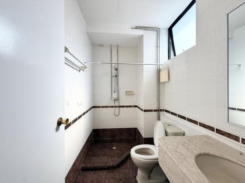 Siglap Centre, 55 Siglap Road, East Coast / Marine Parade, 3 Bedrooms, 1,290 sqft, Apartment For Rent, by Amanda Peh, 500296972 - PropertyGuru.com.sg