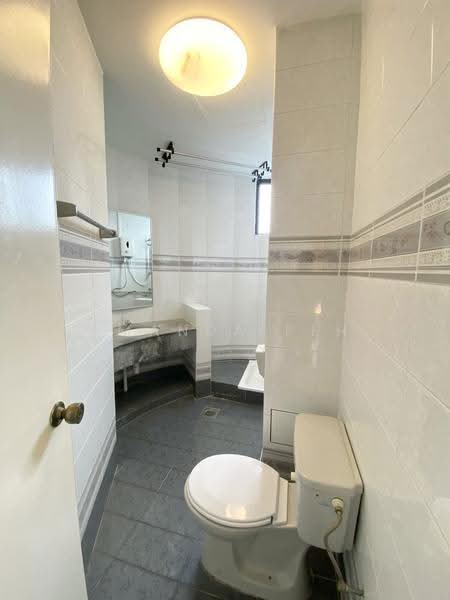 Siglap Centre, 55 Siglap Road, East Coast / Marine Parade, 2 Bedrooms, 1,230 sqft, Apartment For Rent, by Amanda Peh, 500296975 - Bathroom - PropertyGuru.com.sg