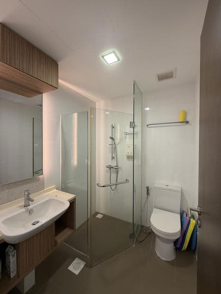 Heron Bay, 51 Upper Serangoon View, Hougang / Punggol / Sengkang, Studio, 300 sqft, Condominium For Rent, by Lionel Mai, 500296978 - Bathroom - PropertyGuru.com.sg