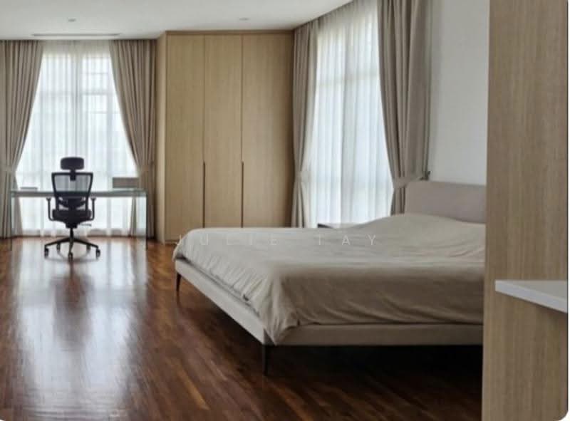 7 BEDRMS CORNER TERRACE BAYSHORE MRT, Bedok / Upper East Coast, 7 Bedrooms, 4,000 sqft, Corner Terrace For Sale, by Julie Tay, 500296995 - Bedroom - PropertyGuru.com.sg