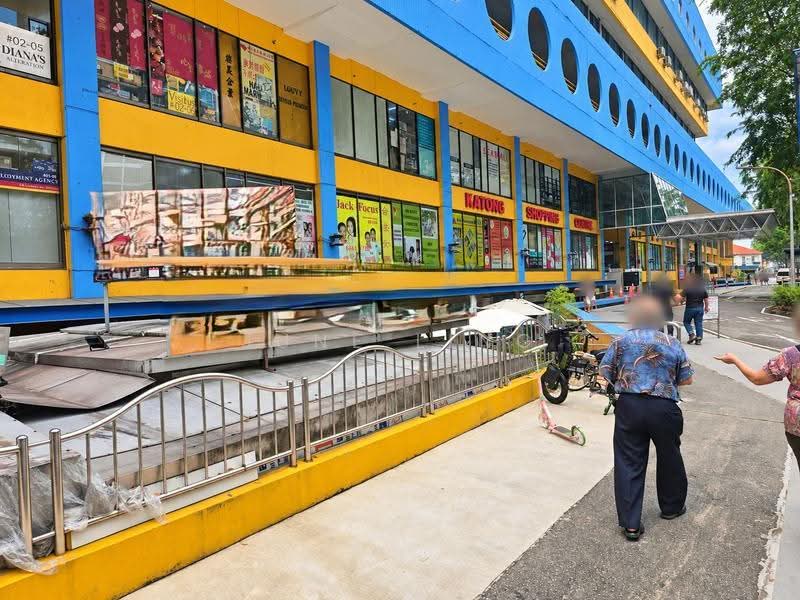 Food Kiosk at Katong!! Exhaust + Fridge! 1 Month Rent Waiver!!, Mountbatten Rd, E Coast Rd, Haig Rd, Mugliston Rd, Amber Rd, Marshall Rd, Ean Kiam Pl, East Coast / Marine Parade, 110 sqft, Food & Beverage For Rent, by June Ling, 500297013 - CommercialGuru.com.sg