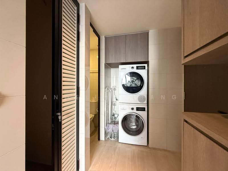 Avenue South Residence, 13 Silat Avenue, Alexandra / Commonwealth, 4 Bedrooms, 1,496 sqft, Condominium For Rent, by Angeline Liang, 500297023 - Helper’s room, Toilet, Washer, Dryer - PropertyGuru.com.sg