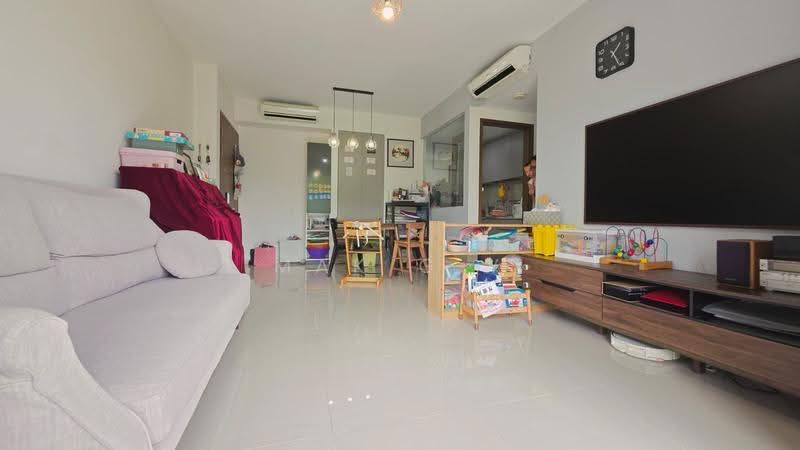 The Visionaire, 174 Canberra Drive, Sembawang / Yishun, 3 Bedrooms, 980 sqft, Condominium For Rent, by Mak G Y, 500297025 - Living Room - PropertyGuru.com.sg