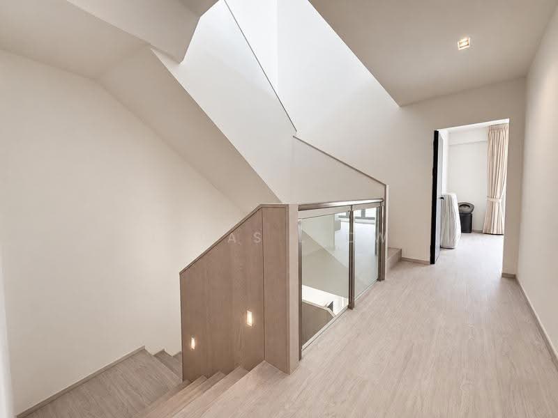 Pasir Panjang Freehold Semi-D, Buona Vista / West Coast / Clementi New Town, 5 Bedrooms, 3,800 sqft, Semi-Detached House For Sale, by Lucas Leow, 500297026 - Corridor - PropertyGuru.com.sg