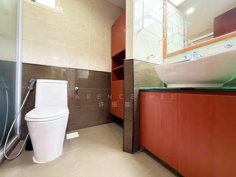 Seletar Springs Condominium, 108 Gerald Drive, Seletar / Yio Chu Kang, 3 Bedrooms, 1,302 sqft, Condominium For Sale, by Clarence Hee 许振雄, 500297029 - Master En-suite Bathroom - PropertyGuru.com.sg