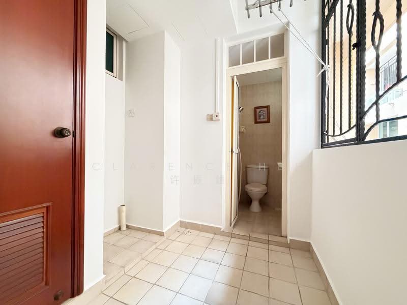 Seletar Springs Condominium, 108 Gerald Drive, Seletar / Yio Chu Kang, 3 Bedrooms, 1,302 sqft, Condominium For Sale, by Clarence Hee 许振雄, 500297029 - Yard + 3rd Bathroom + Utility Room - PropertyGuru.com.sg