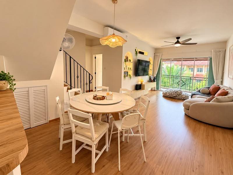 Seletar Springs Condominium, 106 Gerald Drive, Seletar / Yio Chu Kang, 4 Bedrooms, 1,561 sqft, Condominium For Sale, by Andy Law, 500297041 - Dining - PropertyGuru.com.sg
