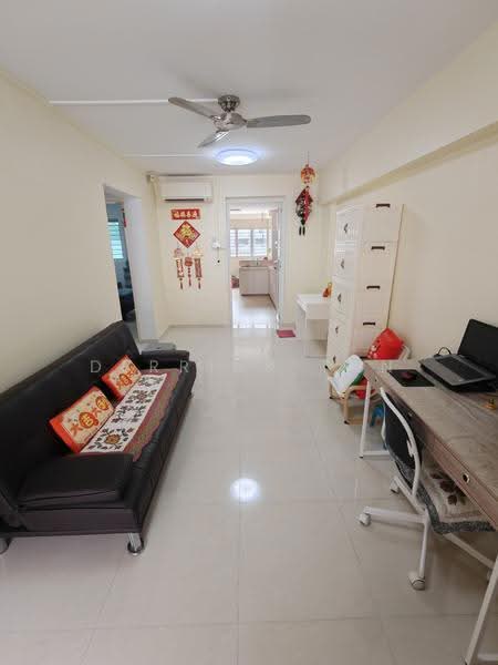 744 Bedok Reservoir Road, 744 Bedok Reservoir Road, Bedok / Upper East Coast, 2 Bedrooms, 721 sqft, HDB Flat For Sale, by Derrick Tan, 500297046 - Living Room - PropertyGuru.com.sg