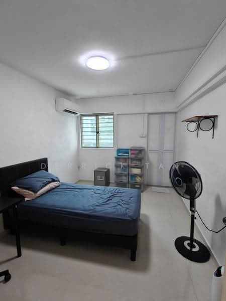 744 Bedok Reservoir Road, 744 Bedok Reservoir Road, Bedok / Upper East Coast, 2 Bedrooms, 721 sqft, HDB Flat For Sale, by Derrick Tan, 500297046 - Bedroom - PropertyGuru.com.sg