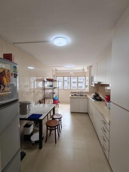 744 Bedok Reservoir Road, 744 Bedok Reservoir Road, Bedok / Upper East Coast, 2 Bedrooms, 721 sqft, HDB Flat For Sale, by Derrick Tan, 500297046 - Kitchen - PropertyGuru.com.sg