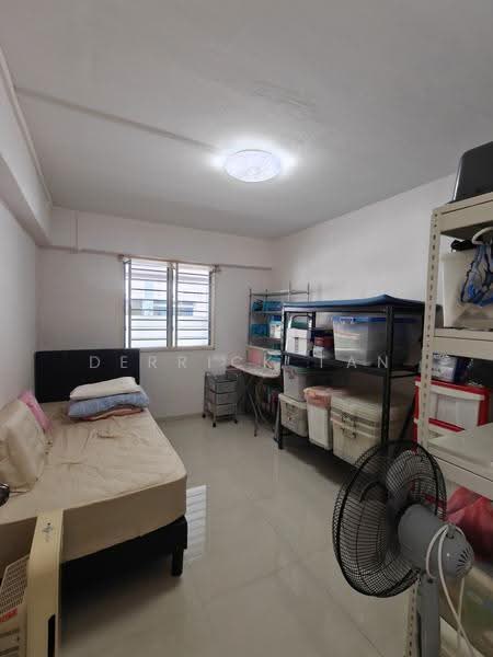 744 Bedok Reservoir Road, 744 Bedok Reservoir Road, Bedok / Upper East Coast, 2 Bedrooms, 721 sqft, HDB Flat For Sale, by Derrick Tan, 500297046 - Bedroom - PropertyGuru.com.sg