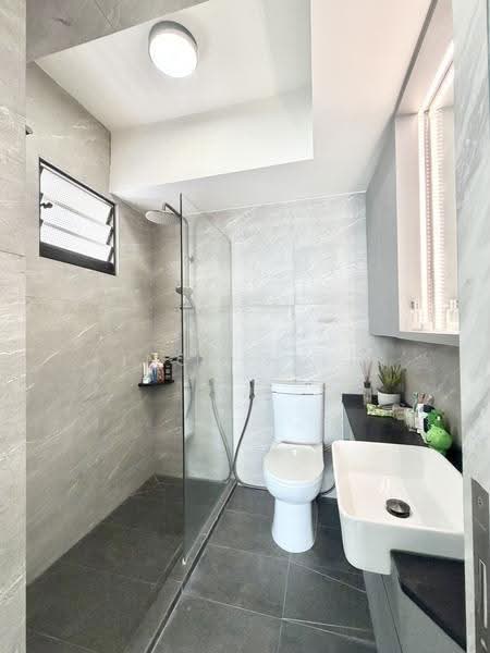 420C Northshore Drive, 420C Northshore Drive, Hougang / Punggol / Sengkang, 3 Bedrooms, 1,011 sqft, HDB Flat For Sale, by Ainon Talib, 500297090 - Bathroom - PropertyGuru.com.sg