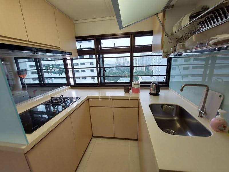 13 Holland Drive, 13 Holland Drive, Tanglin / Holland / Bukit Timah, 3 Bedrooms, 947 sqft, HDB Flat For Rent, by Helen Yau, 500297099 - Kitchen - PropertyGuru.com.sg