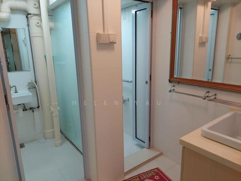 13 Holland Drive, 13 Holland Drive, Tanglin / Holland / Bukit Timah, 3 Bedrooms, 947 sqft, HDB Flat For Rent, by Helen Yau, 500297099 - Bathroom - PropertyGuru.com.sg