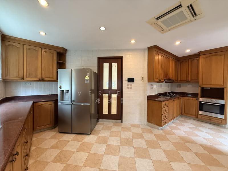 Braddell Heights Estate Landed, Melrose Drive, Braddell Heights, Lorong Chuan, Sundridge Park, Cotswold Close, Chiltern Drive, Matlock Rise, Lynwood Grove, Clifton Vale, Dunsfold Drive, Wolskel Road, Jln Girang, Jln Riang, Sommerville Road, Macpherson / Potong Pasir, 6 Bedrooms, 4,700 sqft, Detached House For Rent, by Belverie Tang 邓瑞霞, 500297110 - Kitchen - PropertyGuru.com.sg
