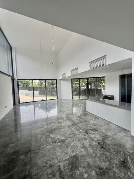 28 Pollen Walk, Seletar / Yio Chu Kang, 5 Bedrooms, 6,641 sqft, Corner Terrace For Sale, by Josephine Lim J R 林婕容 (区域分行董事 ), 500297112 - Living Room - PropertyGuru.com.sg