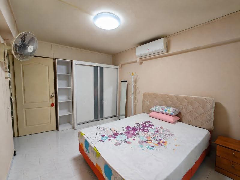 168 Woodlands Street 11, 168 Woodlands Street 11, Admiralty / Woodlands, 3 Bedrooms, 915 sqft, HDB Flat For Rent, by Jim Tan, 500297122 - Master Bedroom - PropertyGuru.com.sg