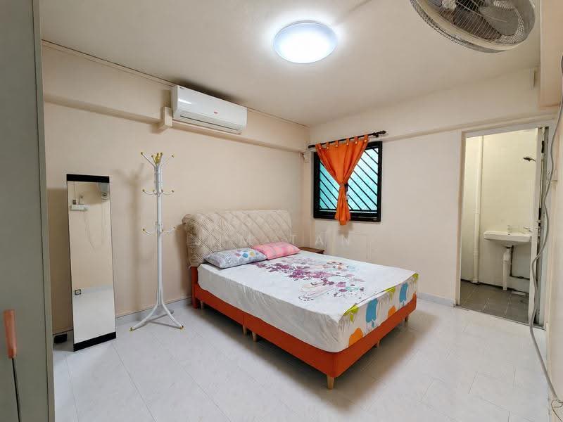 168 Woodlands Street 11, 168 Woodlands Street 11, Admiralty / Woodlands, 3 Bedrooms, 915 sqft, HDB Flat For Rent, by Jim Tan, 500297122 - Master Bedroom - PropertyGuru.com.sg