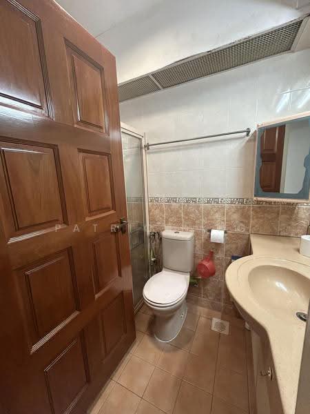 49 Jalan Tiga, 49 Jalan Tiga, Eunos / Geylang / Paya Lebar, 3 Bedrooms, 1,001 sqft, HDB Flat For Sale, by Patrick Ang, 500297158 - Bathroom - PropertyGuru.com.sg